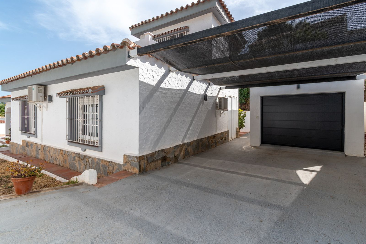 Se vende Villa - Chalet de 3 dormitorios en Costa Del Sol, Málaga, España