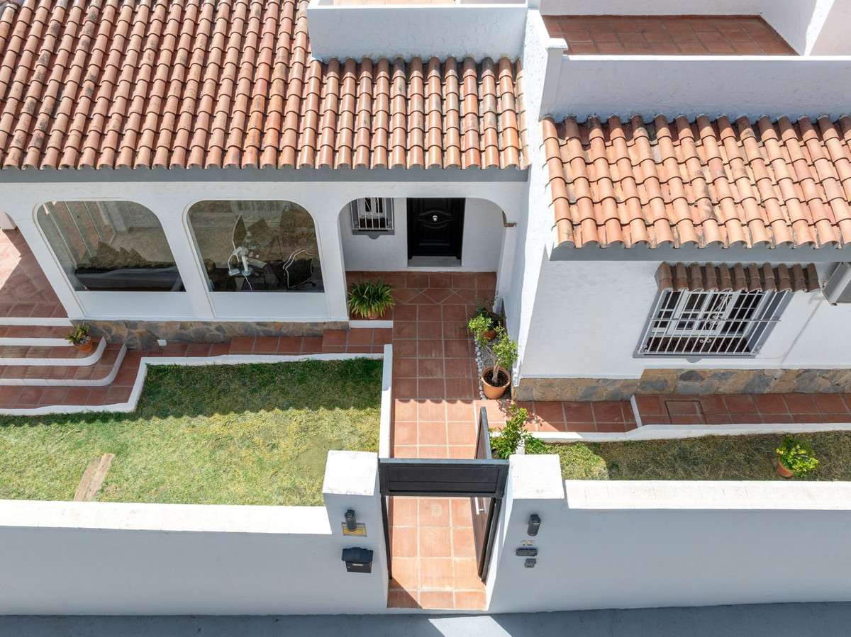 Se vende Villa - Chalet de 3 dormitorios en Costa Del Sol, Málaga, España