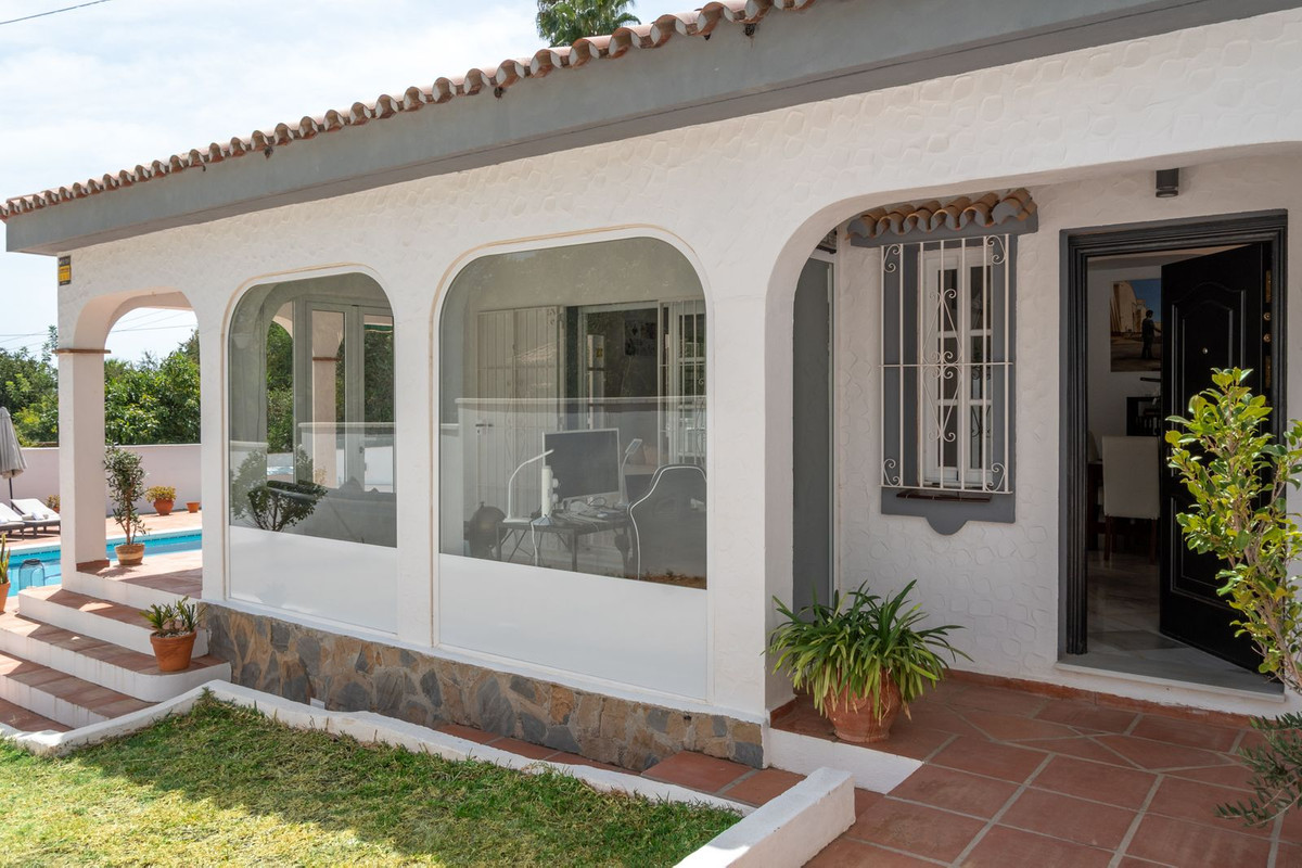 Se vende Villa - Chalet de 3 dormitorios en Costa Del Sol, Málaga, España
