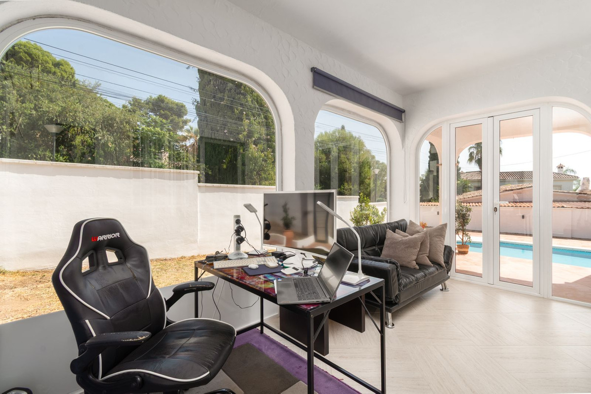 Se vende Villa - Chalet de 3 dormitorios en Costa Del Sol, Málaga, España