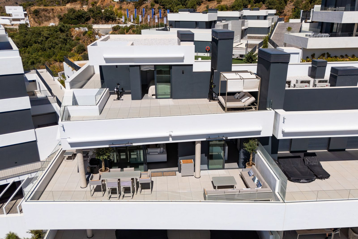 3 Bed Apartment for sale in Marbella Costa Del Sol, Málaga, Spain