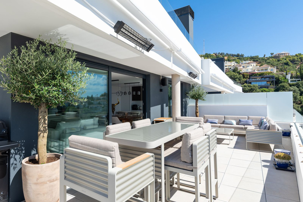 3 Bed Apartment for sale in Marbella Costa Del Sol, Málaga, Spain