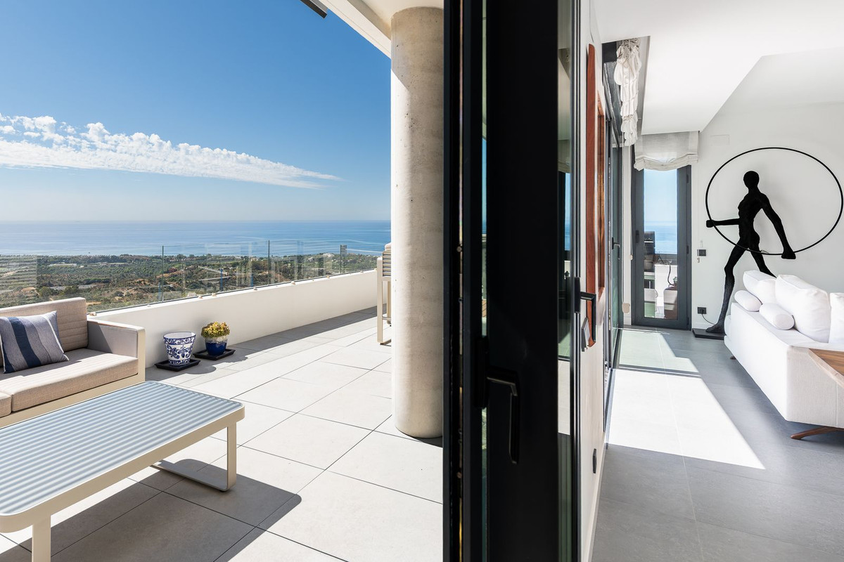 3 Bed Apartment for sale in Marbella Costa Del Sol, Málaga, Spain