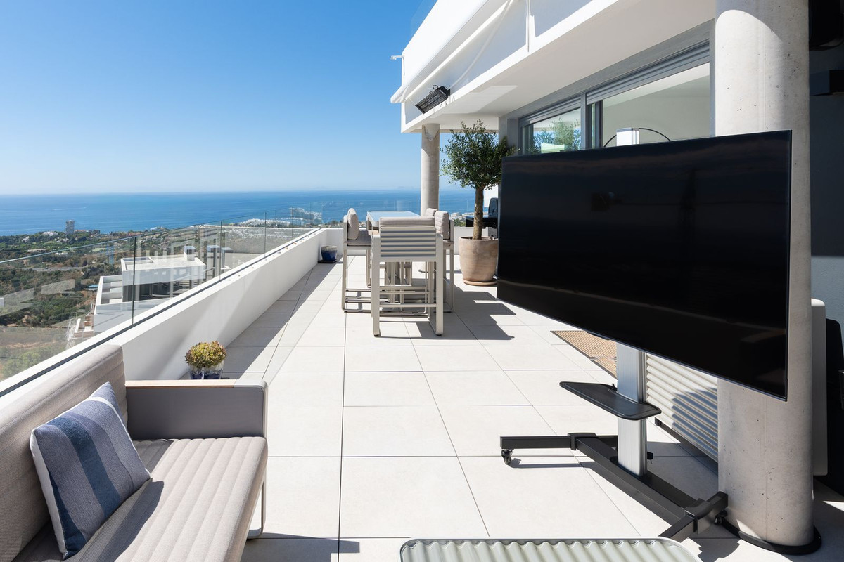 3 Bed Apartment for sale in Marbella Costa Del Sol, Málaga, Spain