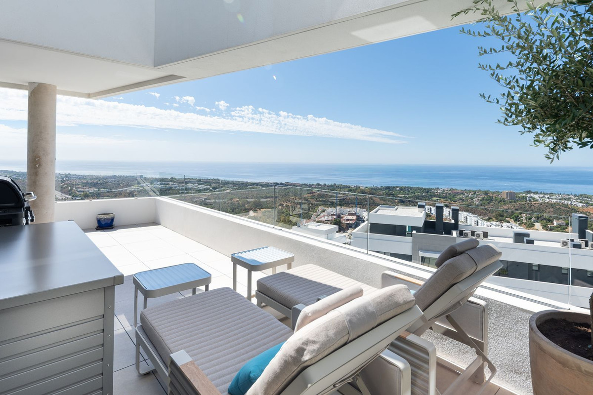 3 Bed Apartment for sale in Marbella Costa Del Sol, Málaga, Spain