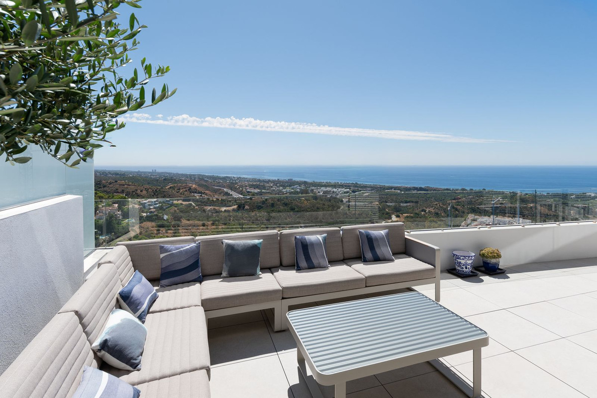 3 Bed Apartment for sale in Marbella Costa Del Sol, Málaga, Spain