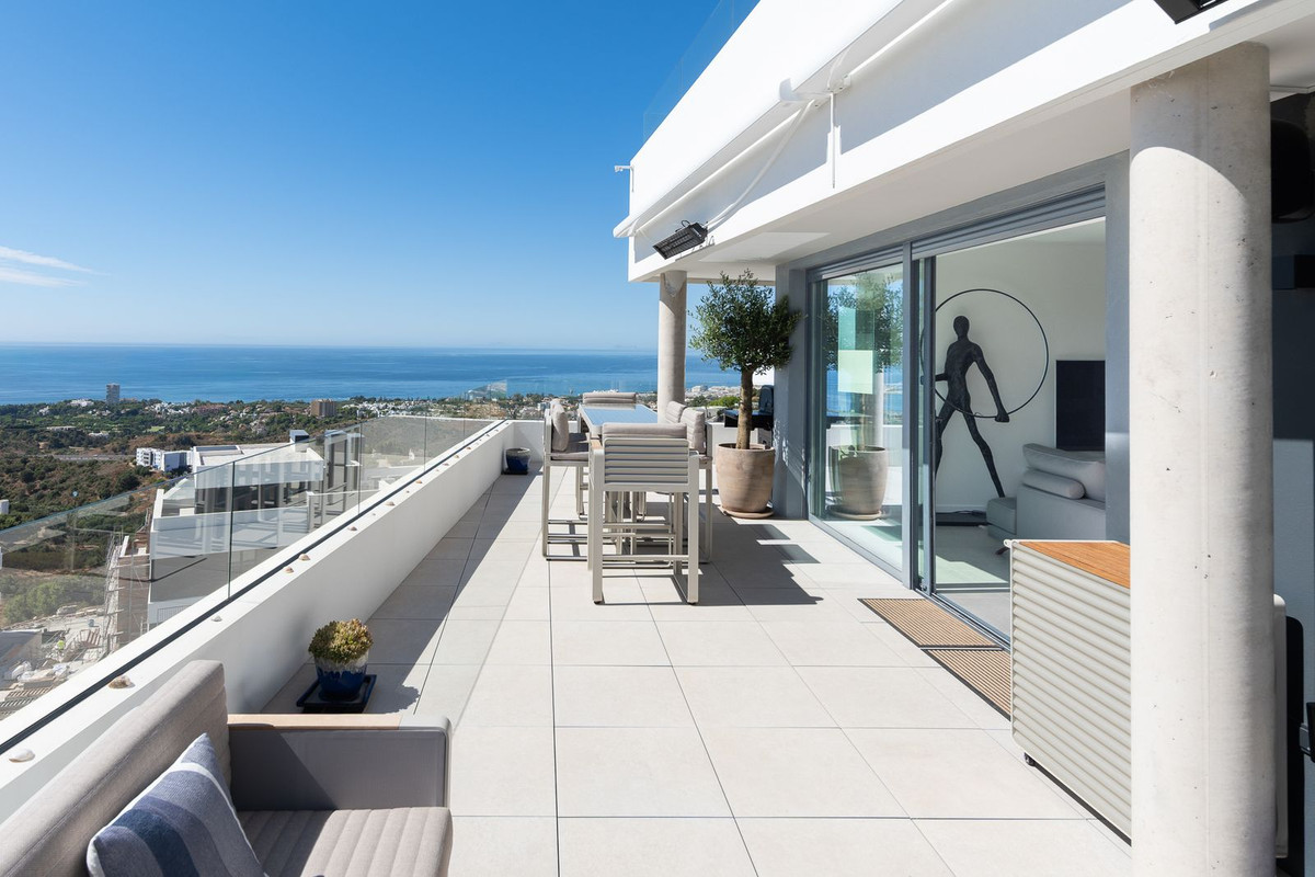 3 Bed Apartment for sale in Marbella Costa Del Sol, Málaga, Spain