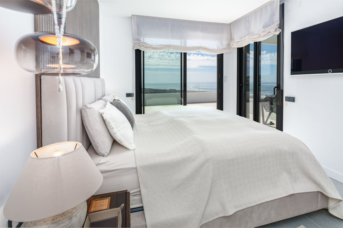 3 Bed Apartment for sale in Marbella Costa Del Sol, Málaga, Spain