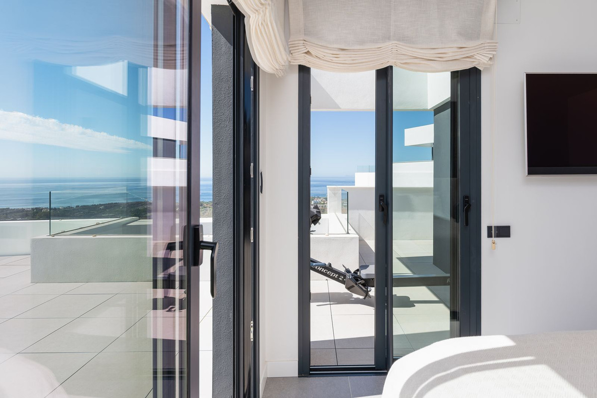 3 Bed Apartment for sale in Marbella Costa Del Sol, Málaga, Spain