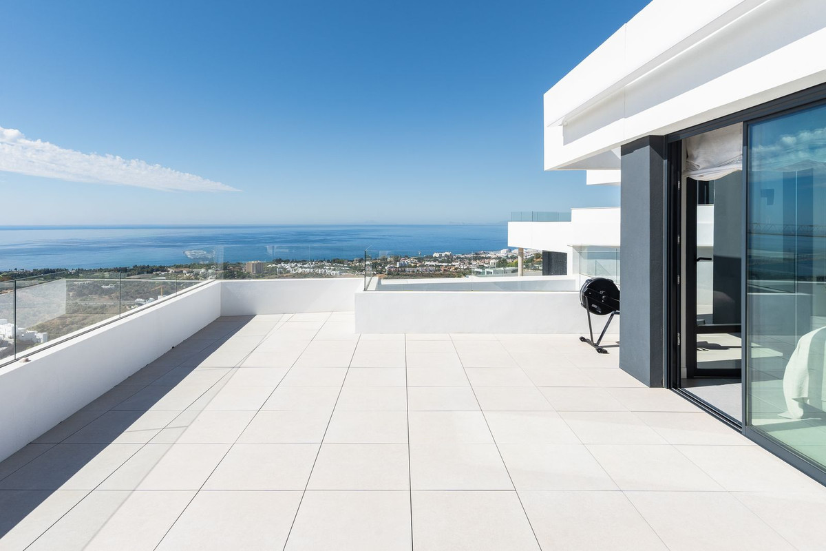 3 Bed Apartment for sale in Marbella Costa Del Sol, Málaga, Spain
