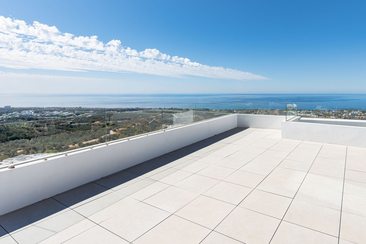 3 Bed Apartment for sale in Marbella Costa Del Sol, Málaga, Spain