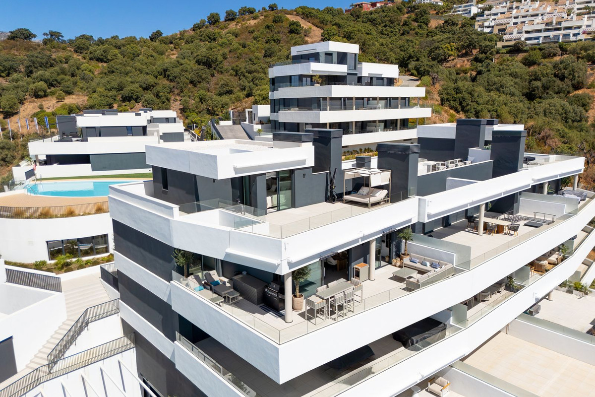 3 Bed Apartment for sale in Marbella Costa Del Sol, Málaga, Spain