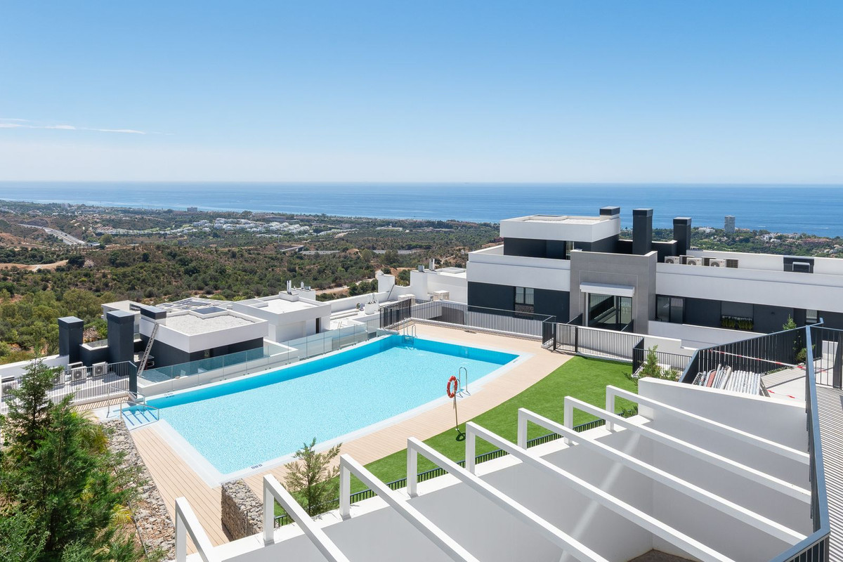 3 Bed Apartment for sale in Marbella Costa Del Sol, Málaga, Spain