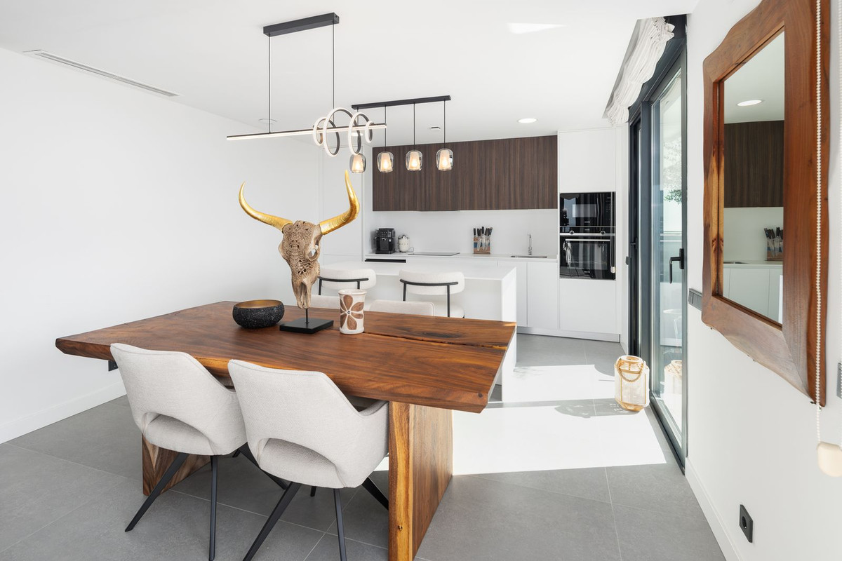 3 Bed Apartment for sale in Marbella Costa Del Sol, Málaga, Spain