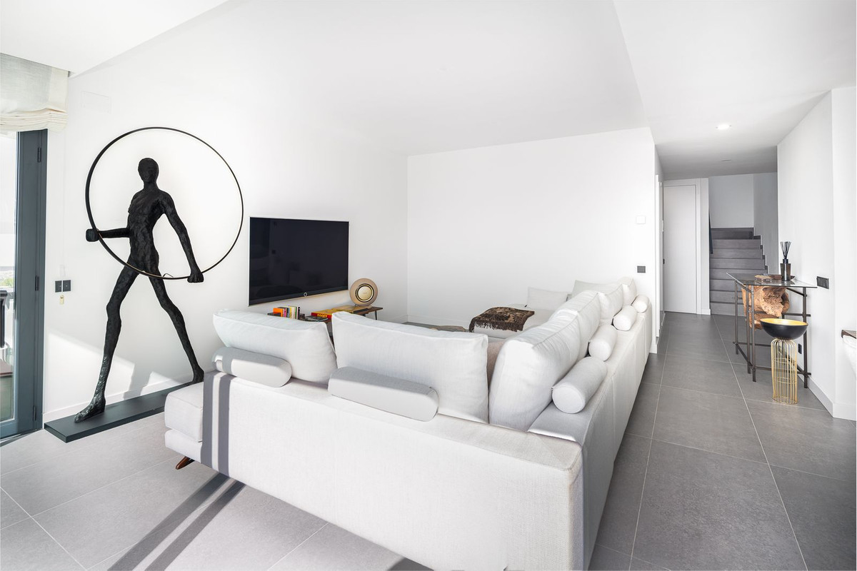 3 Bed Apartment for sale in Marbella Costa Del Sol, Málaga, Spain