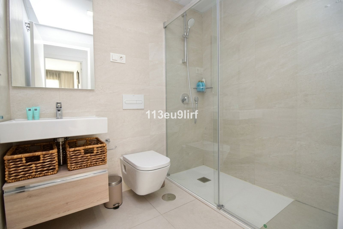 Se vende Apartamento Planta Baja de 3 dormitorios en Costa Del Sol, Málaga, España