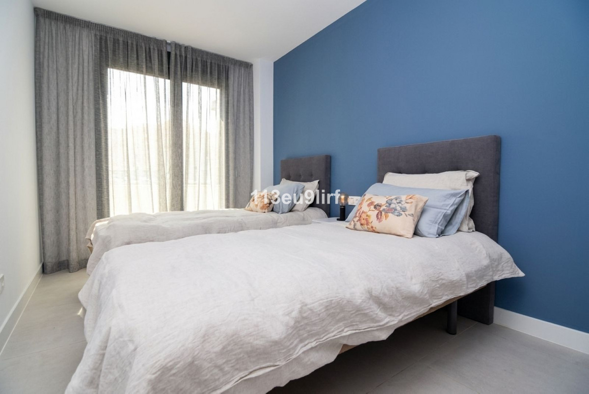 Se vende Apartamento Planta Baja de 3 dormitorios en Costa Del Sol, Málaga, España