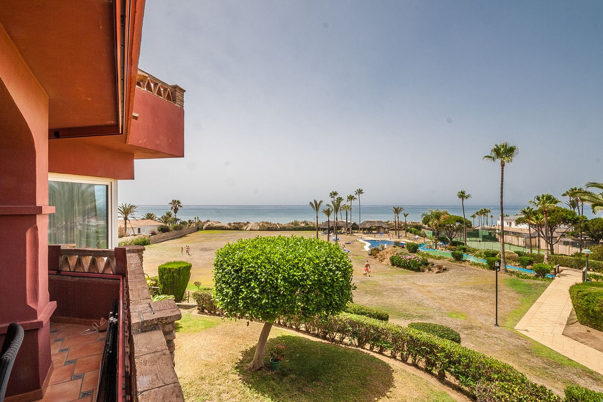 Se vende Apartamento Planta Media de 2 dormitorios en Costa Del Sol, Málaga, España
