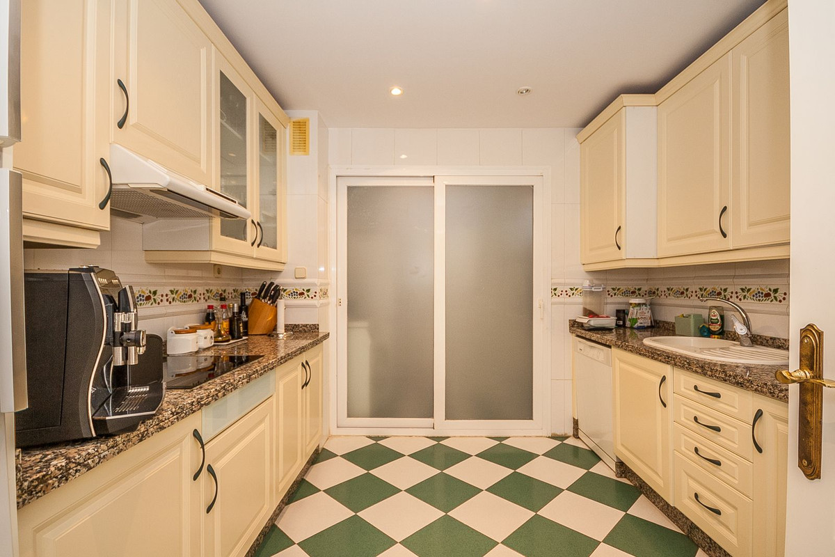 Se vende Apartamento Planta Media de 2 dormitorios en Costa Del Sol, Málaga, España