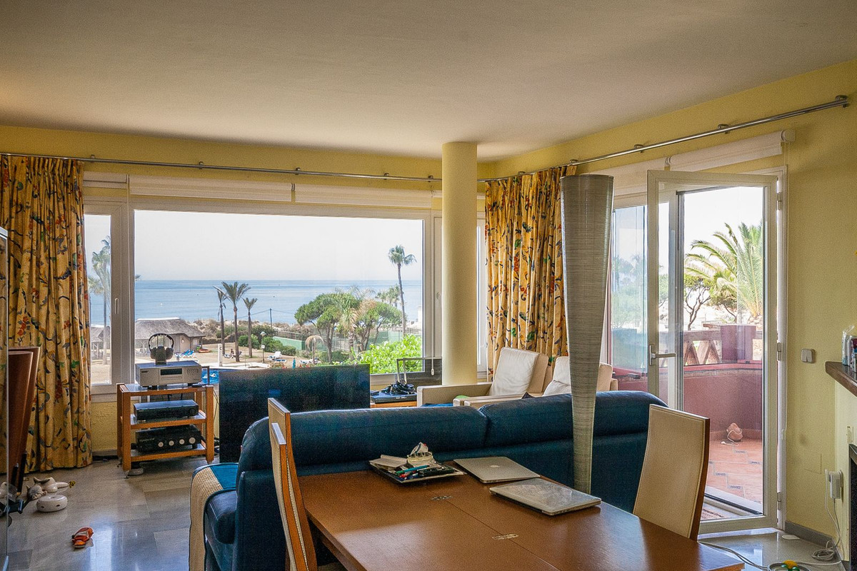Se vende Apartamento Planta Media de 2 dormitorios en Costa Del Sol, Málaga, España