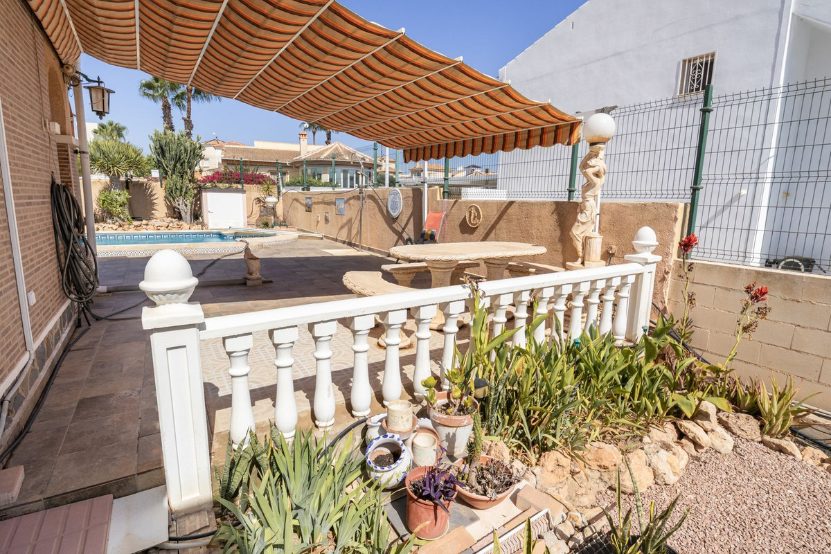 4 Bed Townhouse for sale in La Regia Costa Blanca, Alicante, Spain