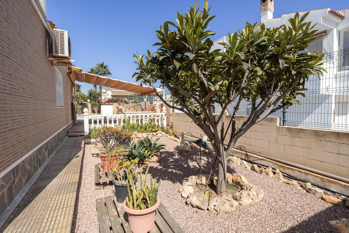 4 Bed Townhouse for sale in La Regia Costa Blanca, Alicante, Spain