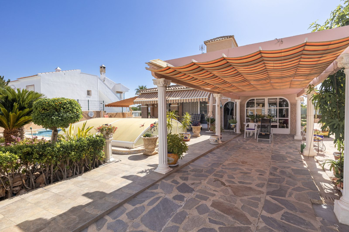 4 Bed Townhouse for sale in La Regia Costa Blanca, Alicante, Spain