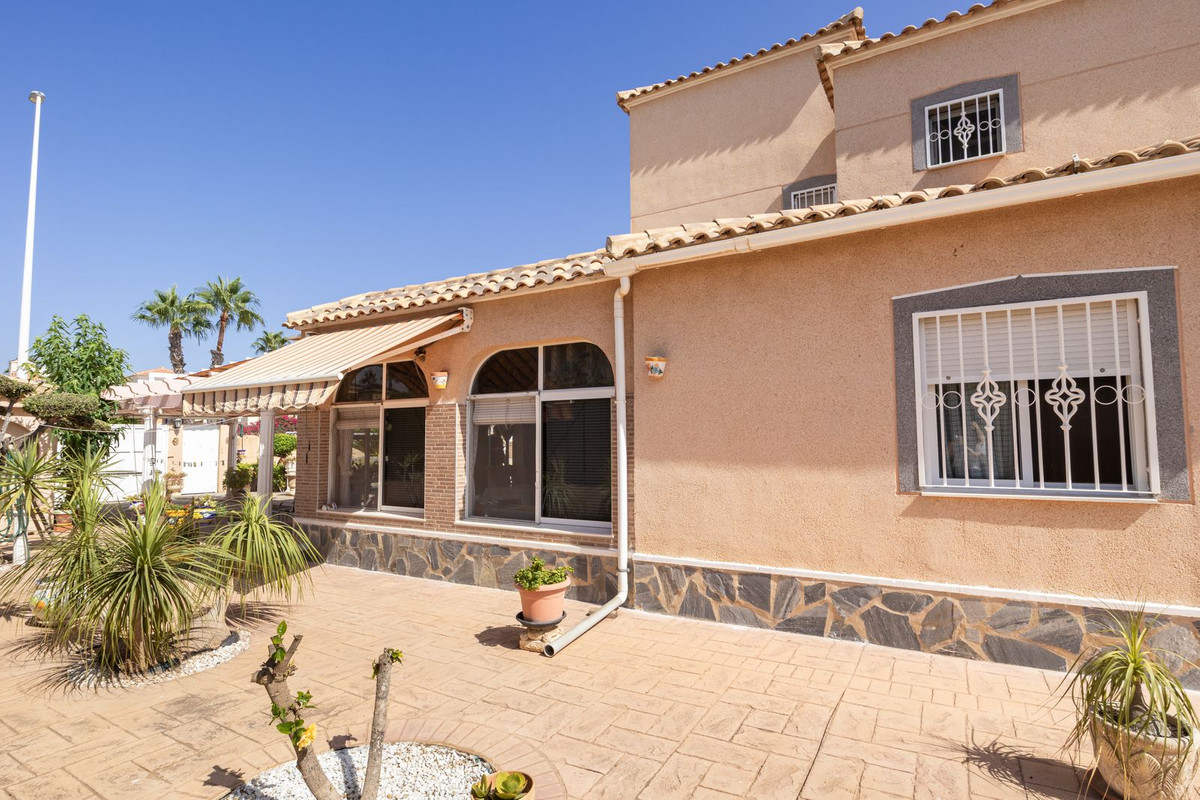 4 Bed Townhouse for sale in La Regia Costa Blanca, Alicante, Spain