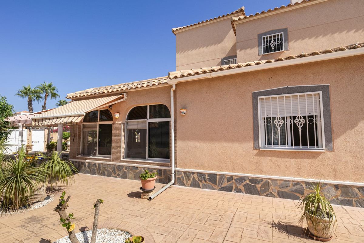 4 Bed Townhouse for sale in La Regia Costa Blanca, Alicante, Spain