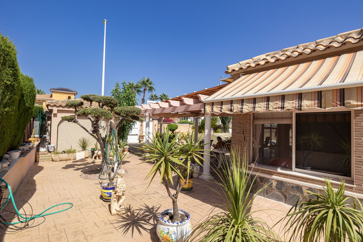 4 Bed Townhouse for sale in La Regia Costa Blanca, Alicante, Spain