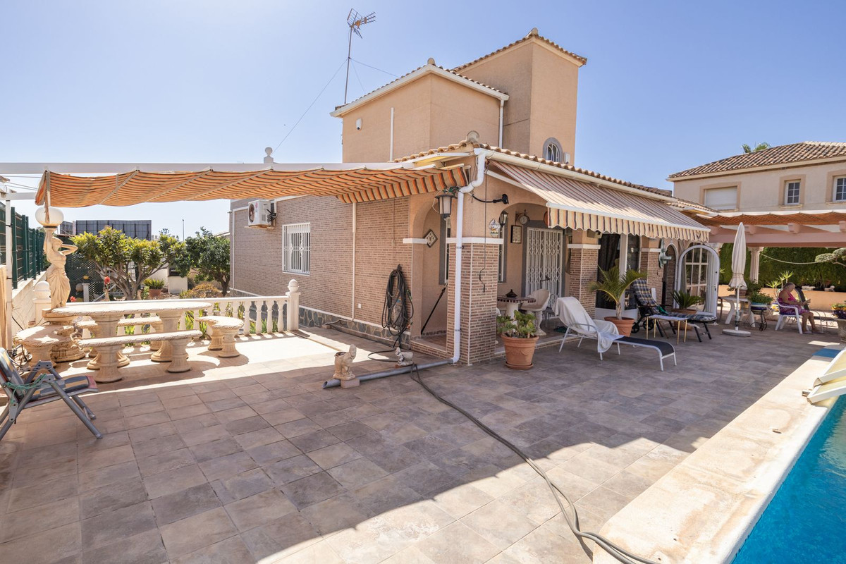 4 Bed Townhouse for sale in La Regia Costa Blanca, Alicante, Spain