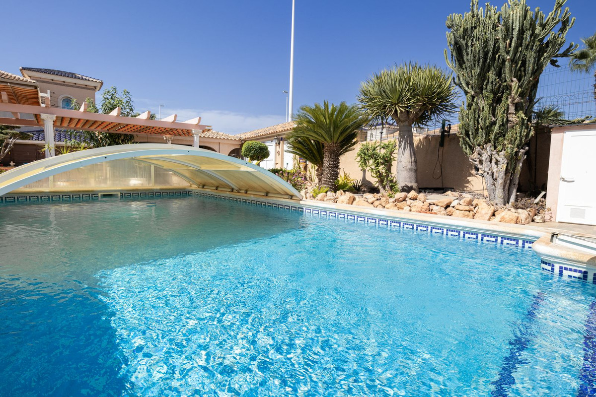 4 Bed Townhouse for sale in La Regia Costa Blanca, Alicante, Spain