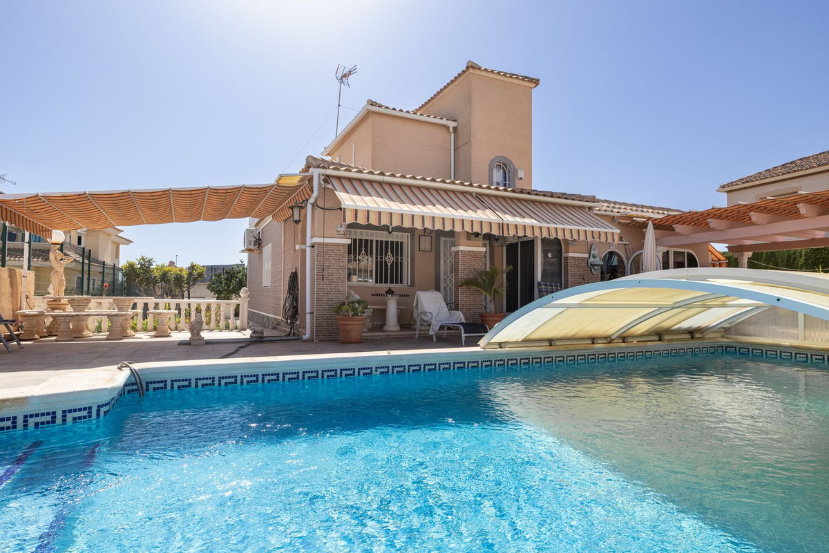 4 Bed Townhouse for sale in La Regia Costa Blanca, Alicante, Spain
