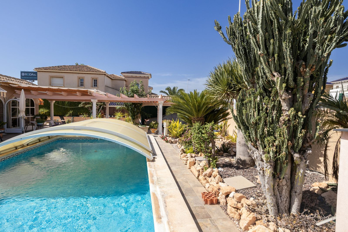 4 Bed Townhouse for sale in La Regia Costa Blanca, Alicante, Spain