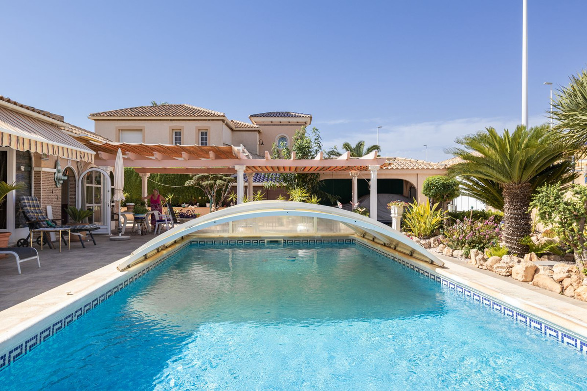 4 Bed Townhouse for sale in La Regia Costa Blanca, Alicante, Spain