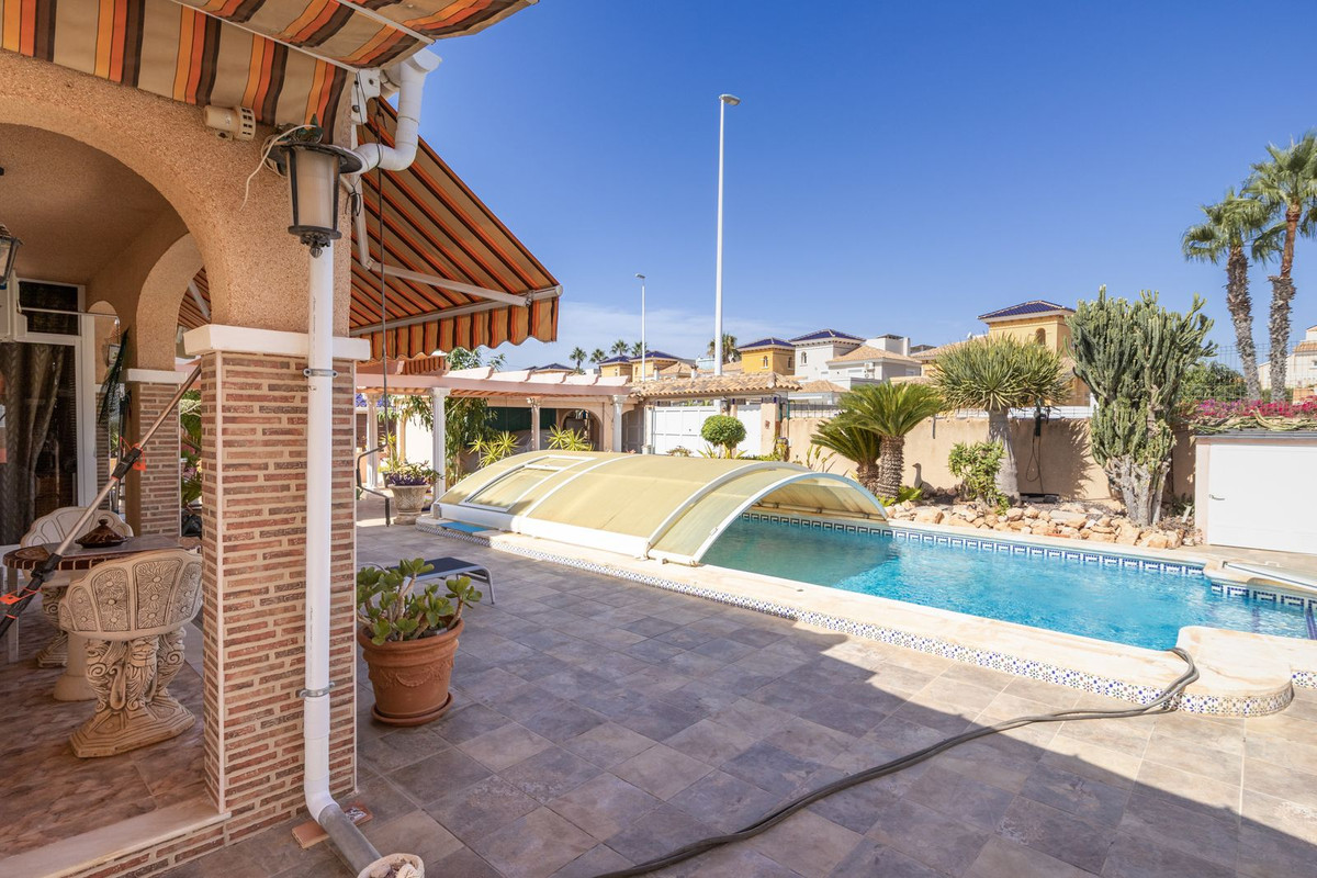 4 Bed Townhouse for sale in La Regia Costa Blanca, Alicante, Spain