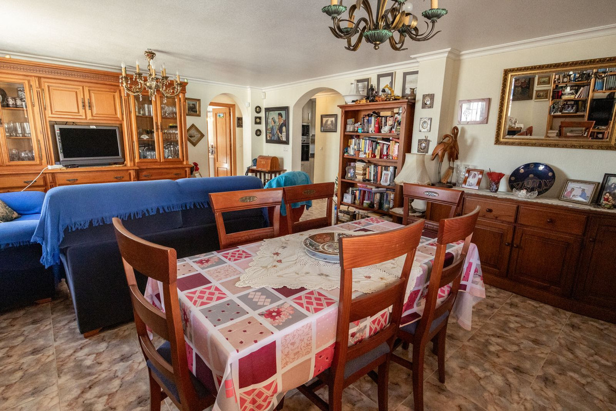 4 Bed Townhouse for sale in La Regia Costa Blanca, Alicante, Spain