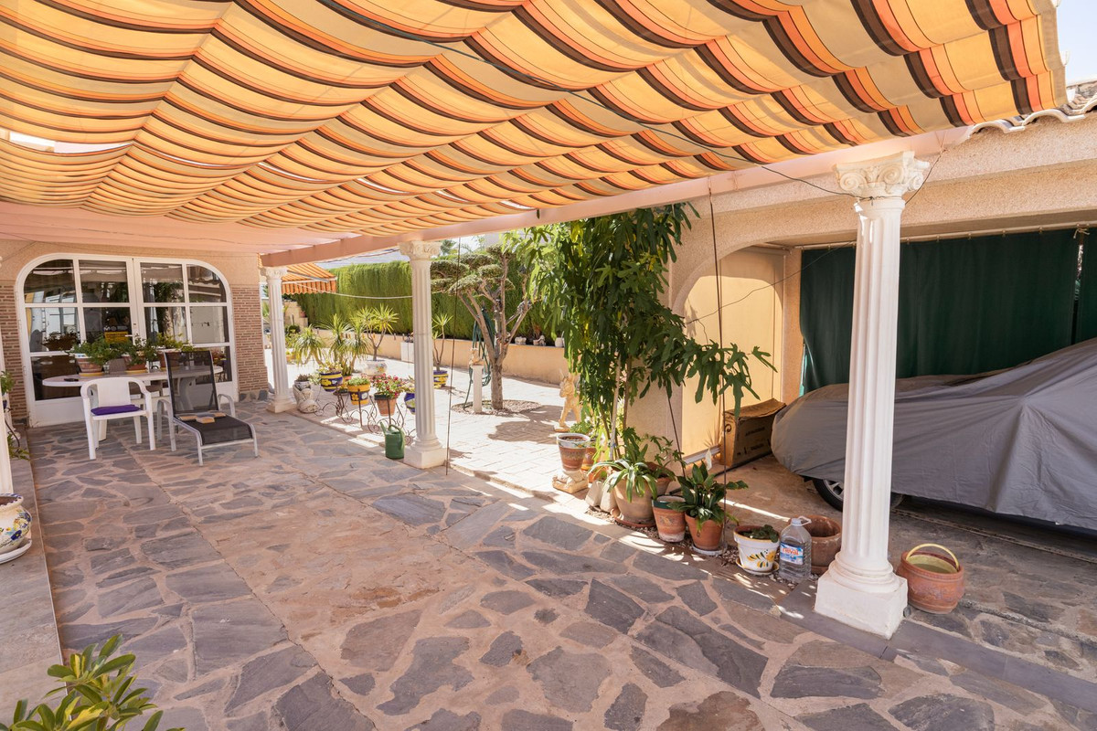 4 Bed Townhouse for sale in La Regia Costa Blanca, Alicante, Spain