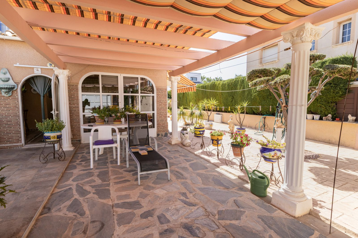 4 Bed Townhouse for sale in La Regia Costa Blanca, Alicante, Spain
