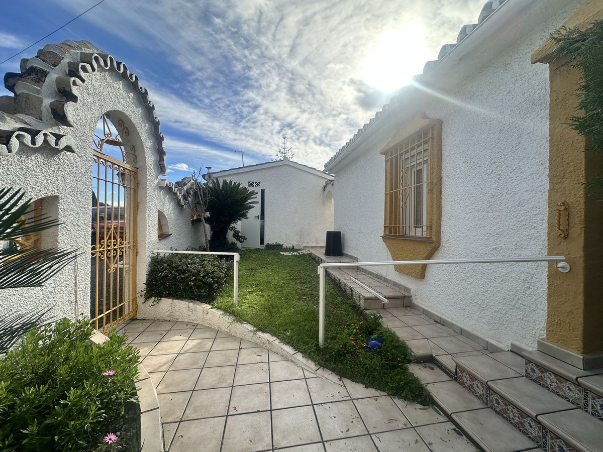 3 Bed Townhouse for sale in Calahonda Costa Del Sol, Málaga, Spain