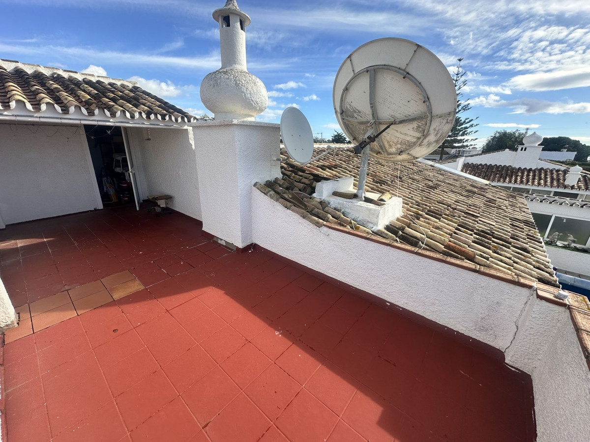 3 Bed Townhouse for sale in Calahonda Costa Del Sol, Málaga, Spain