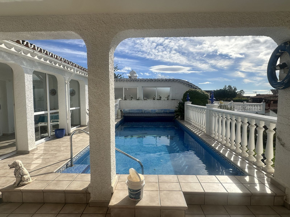 3 Bed Townhouse for sale in Calahonda Costa Del Sol, Málaga, Spain