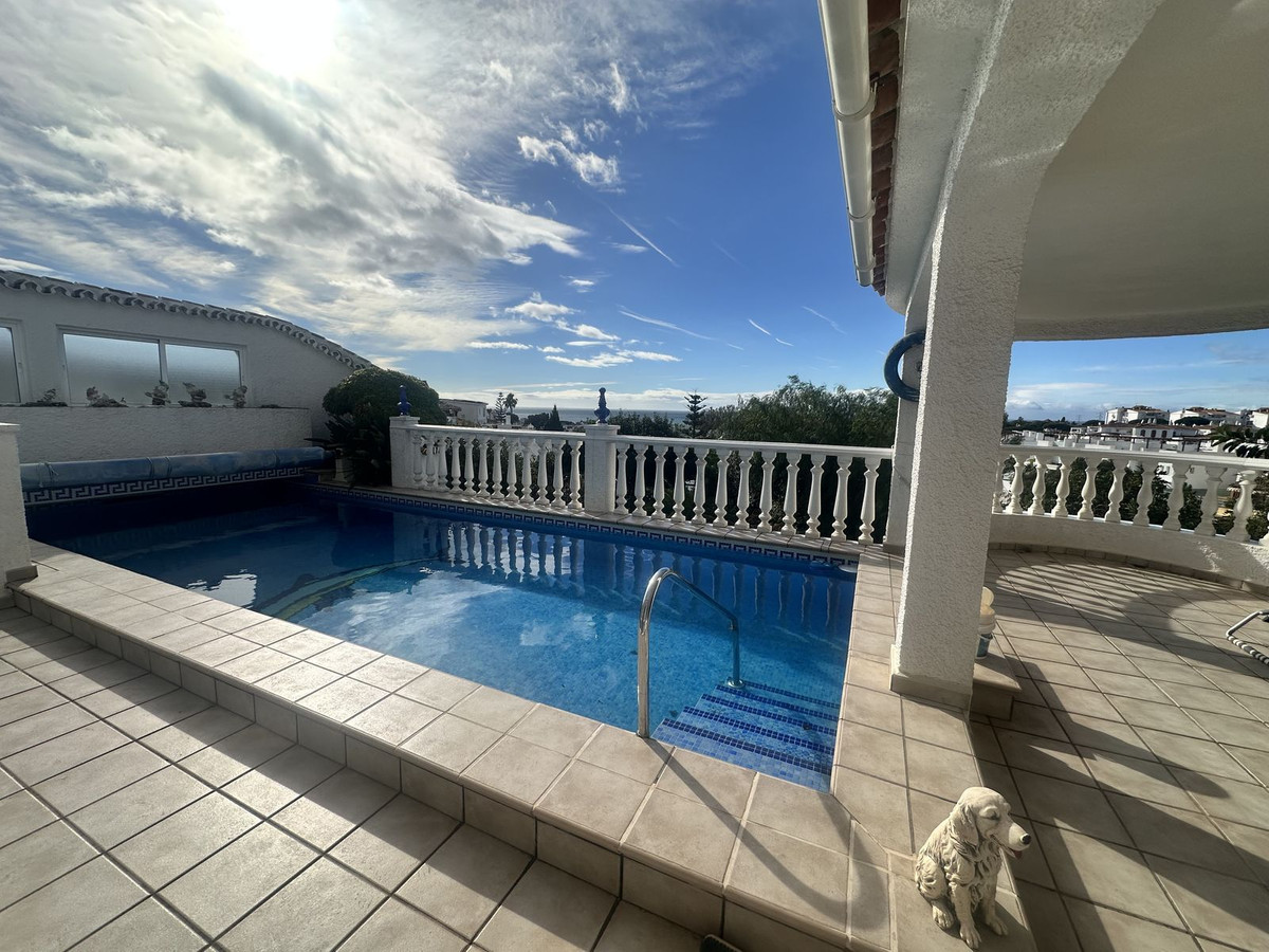 3 Bed Townhouse for sale in Calahonda Costa Del Sol, Málaga, Spain