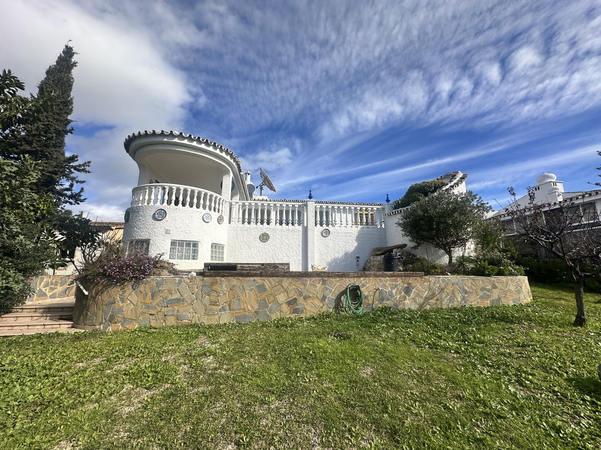 3 Bed Townhouse for sale in Calahonda Costa Del Sol, Málaga, Spain