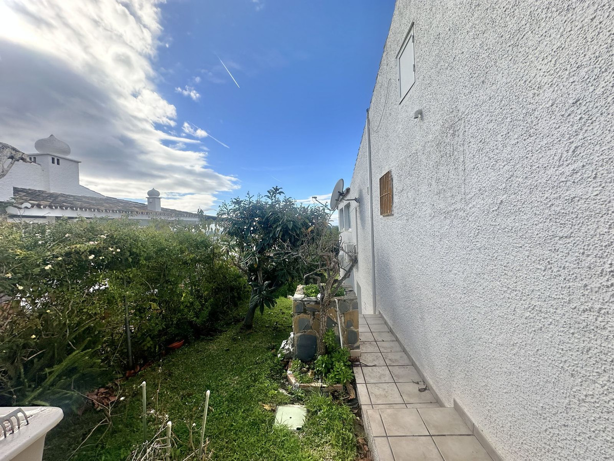3 Bed Townhouse for sale in Calahonda Costa Del Sol, Málaga, Spain