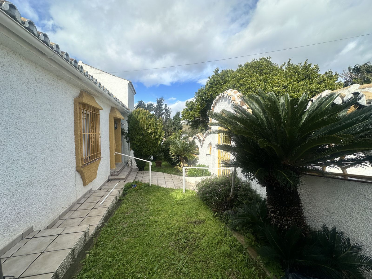 3 Bed Townhouse for sale in Calahonda Costa Del Sol, Málaga, Spain