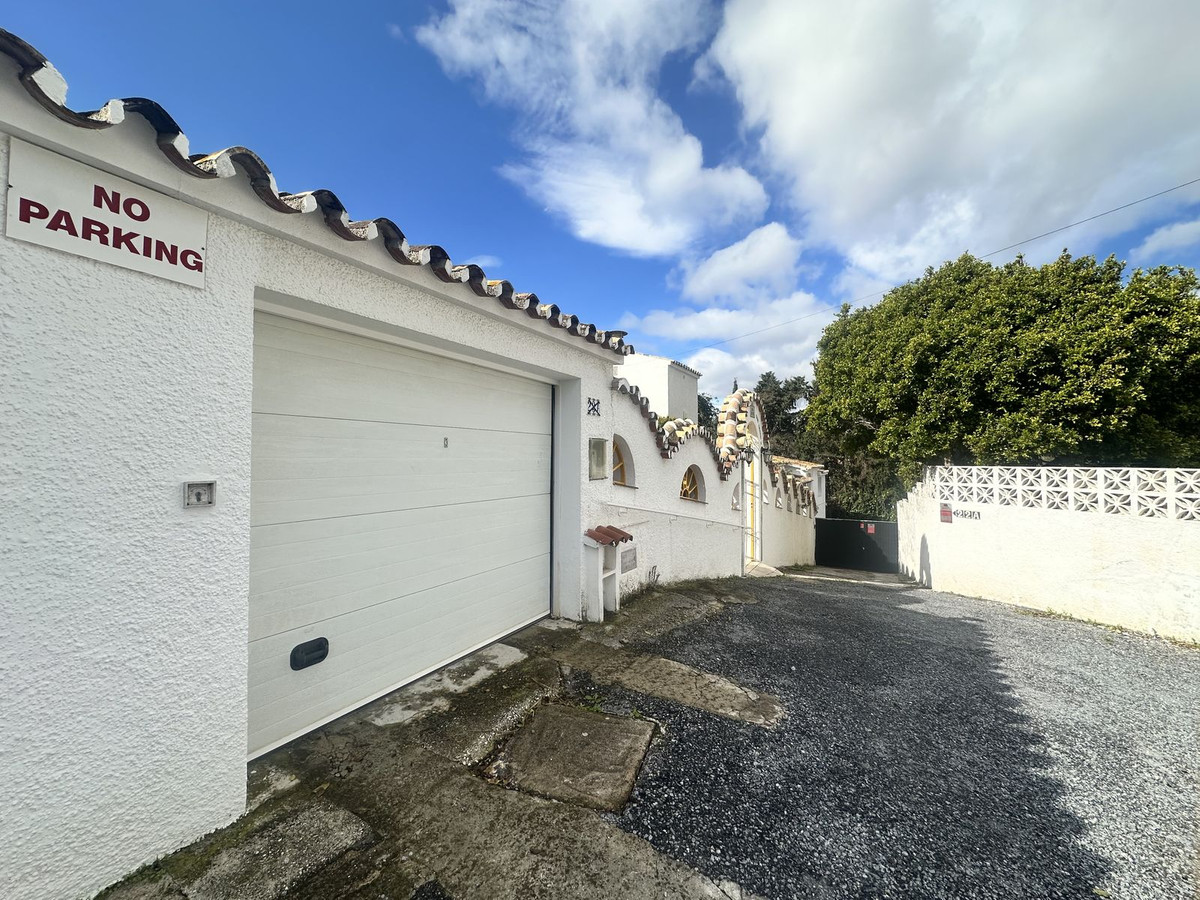 3 Bed Townhouse for sale in Calahonda Costa Del Sol, Málaga, Spain
