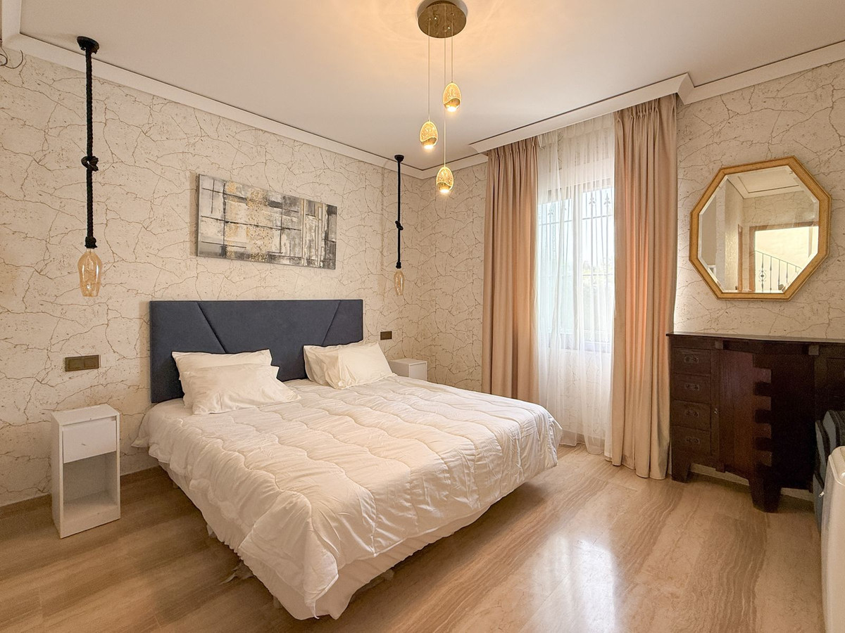 Se vende Villa - Chalet de 4 dormitorios en Costa Del Sol, Málaga, España