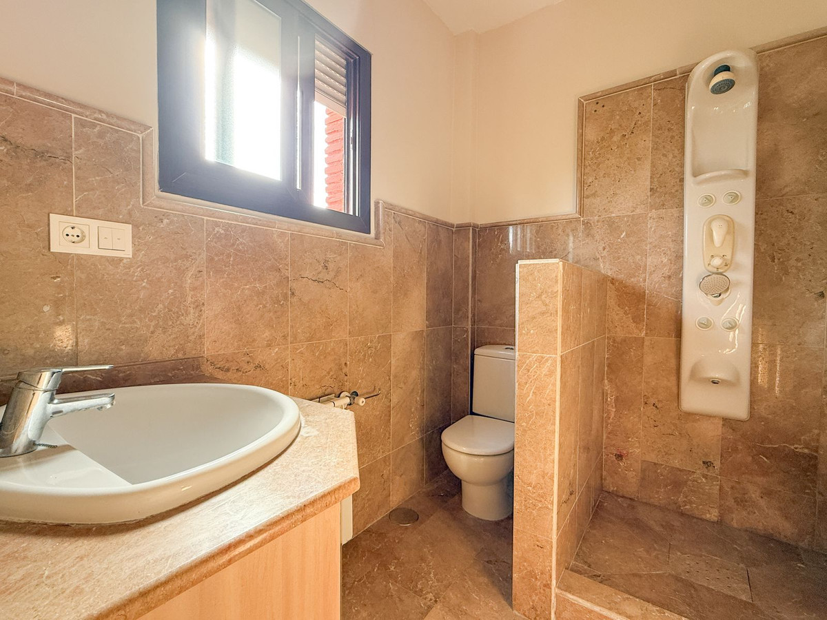 Se vende Villa - Chalet de 4 dormitorios en Costa Del Sol, Málaga, España