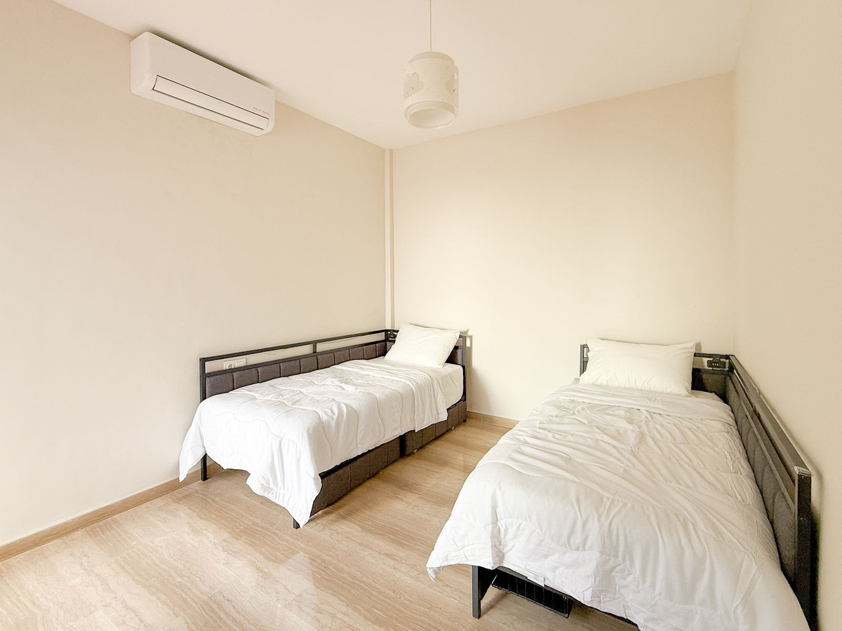 Se vende Villa - Chalet de 4 dormitorios en Costa Del Sol, Málaga, España